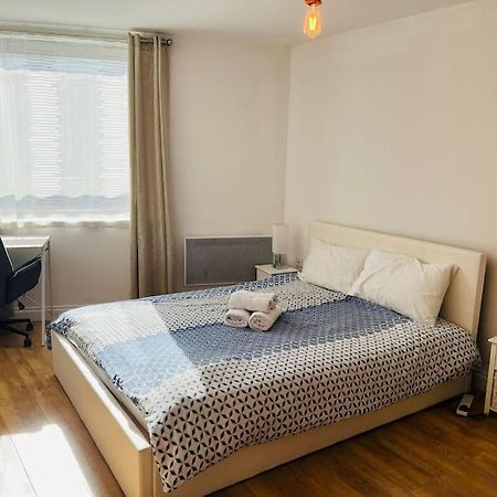 Bright And Calm Apartment - Watford วัตฟอร์ด ภายนอก รูปภาพ