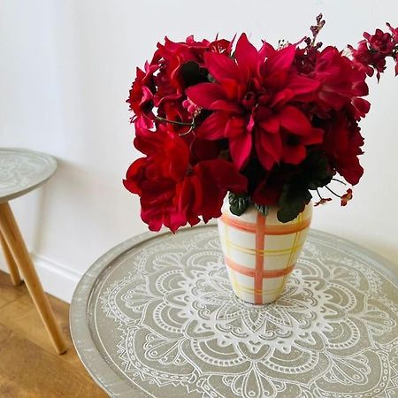Bright And Calm Apartment - Watford วัตฟอร์ด ภายนอก รูปภาพ