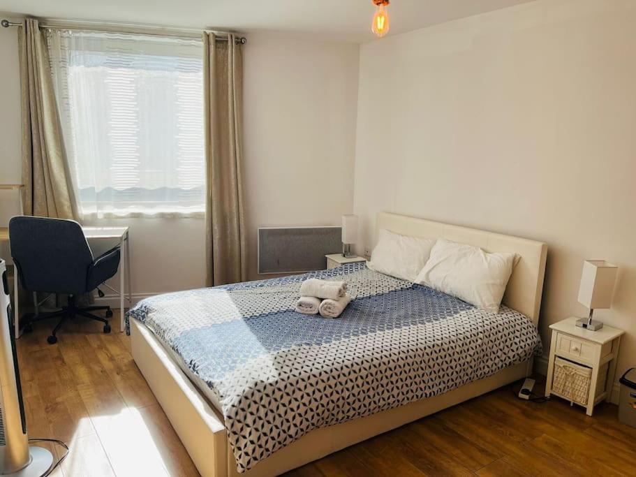 Bright And Calm Apartment - Watford วัตฟอร์ด ภายนอก รูปภาพ