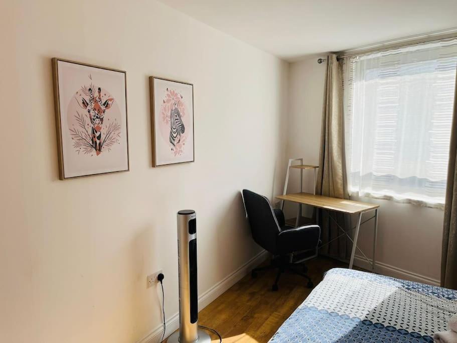 Bright And Calm Apartment - Watford วัตฟอร์ด ภายนอก รูปภาพ