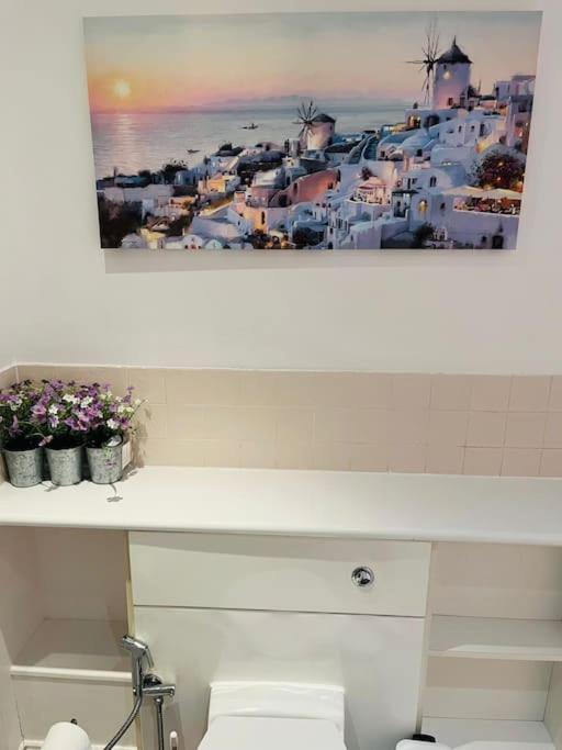 Bright And Calm Apartment - Watford วัตฟอร์ด ภายนอก รูปภาพ